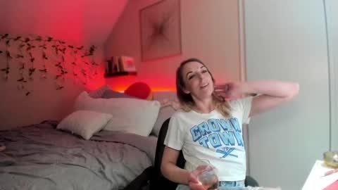 Snapshot of lezzrene chatting on 02-25-25, 01:20 Hornystonerchick online show from 02-25-25, 01:20