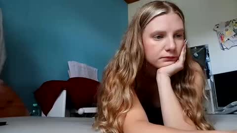 Snapshot of lia06_ chatting on 09-15-25, 01:55 lia06_ online show from 09-15-25, 01:55