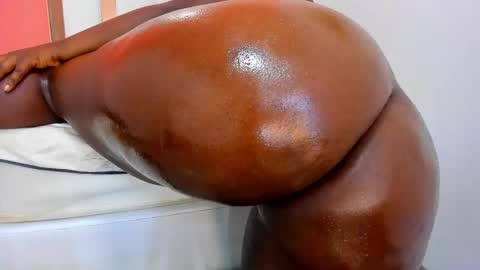 Snapshot of lia_antonella69 chatting on 03-10-25, 04:46 karol online show from 03-10-25, 04:46