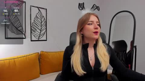 Snapshot of lia_candy_ chatting on 05-05-26, 02:08 Lia online show from 05-05-26, 02:08
