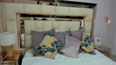 Snapshot of lia_damasco chatting on 06-14-26, 03:08 Lia online show from 06-14-26, 03:08
