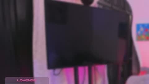 Snapshot of lia_daniiels01 chatting on 03-11-25, 07:03 V A L online show from 03-11-25, 07:03