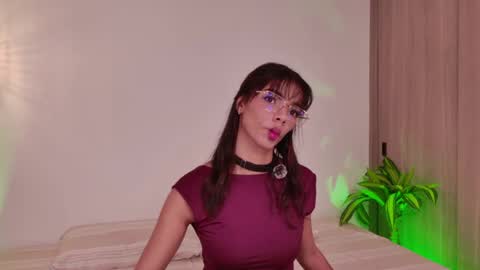 Snapshot of lia_girl2 chatting on 05-01-26, 05:12 Lia online show from 05-01-26, 05:12
