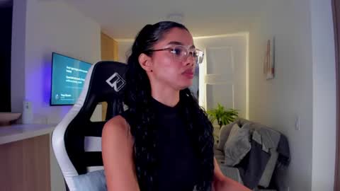 Snapshot of lia_girl2 chatting on 08-01-26, 11:58 Lia online show from 08-01-26, 11:58