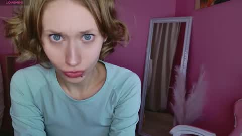 lia_gwen online show from 11-29-25, 02:31