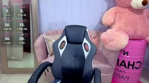 Snapshot of lia_harper_t chatting on 07-06-26, 12:57 lia_harper_t online show from 07-06-26, 12:57