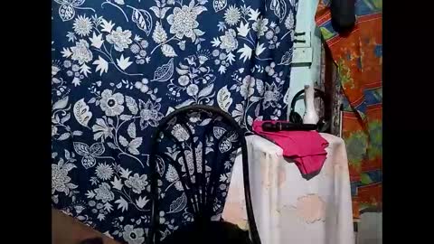 Snapshot of lia_hottie chatting on 06-11-26, 12:43 Lia online show from 06-11-26, 12:43