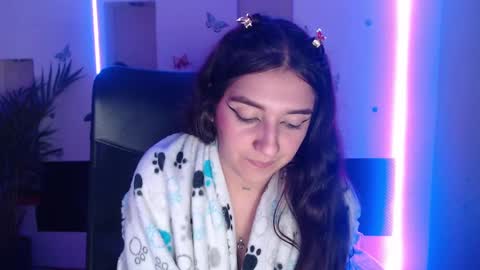 Lia Mitch online show from 03-07-25, 08:02