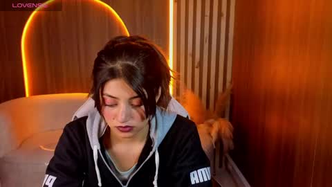 Snapshot of lia_queen_tx chatting on 05-06-26, 02:40 Online 1400 - 2100 online show from 05-06-26, 02:40