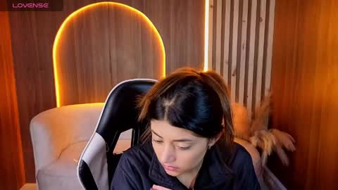 Snapshot of lia_queen_tx chatting on 05-26-26, 03:35 Online 1400 - 2100 online show from 05-26-26, 03:35