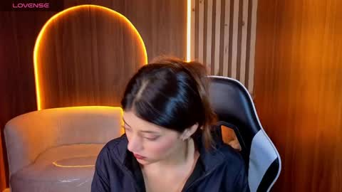 Snapshot of lia_queen_tx chatting on 05-28-26, 03:15 Online 1400 - 2100 online show from 05-28-26, 03:15