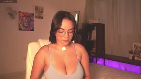 Snapshot of lia_russo_ chatting on 06-20-26, 09:17 Lia online show from 06-20-26, 09:17