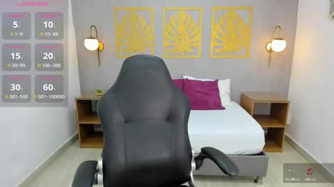 Lia  online show from 12-23-24, 05:39
