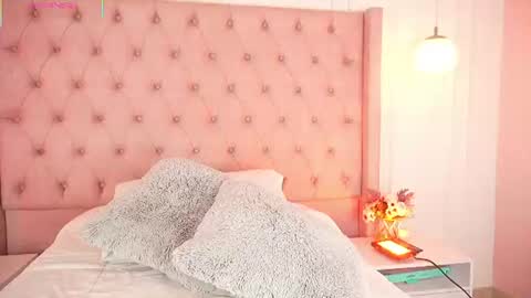 Snapshot of lia_velez_ chatting on 06-26-26, 09:35 LIA online show from 06-26-26, 09:35
