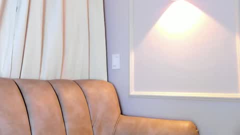 Snapshot of lia_walton__ chatting on 12-18-25, 12:11 liz walton online show from 12-18-25, 12:11