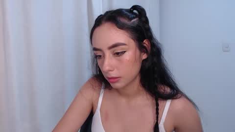 Snapshot of liaa_cute_ chatting on 05-28-26, 01:14 lia online show from 05-28-26, 01:14