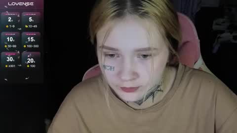 liaa_li online show from 04-16-26, 08:42