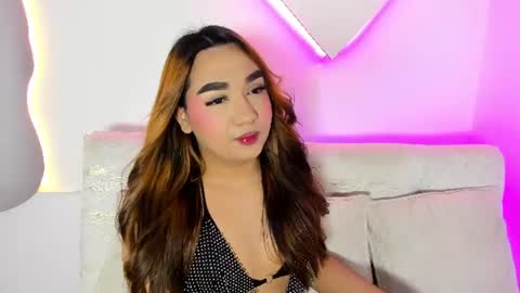 Snapshot of liacampbell__ chatting on 07-25-26, 03:59 La online show from 07-25-26, 03:59