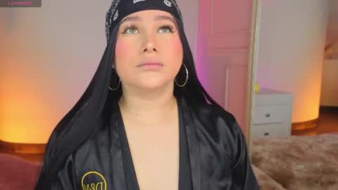 Lia Cox online show from 10-28-25, 03:10