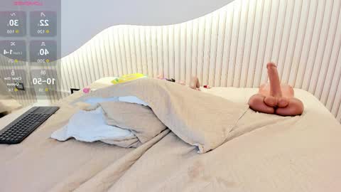 liaguzman online show from 04-10-26, 03:56