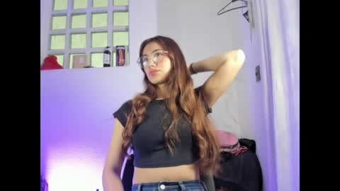 Snapshot of liah_star chatting on 03-25-26, 04:35 Liah online show from 03-25-26, 04:35