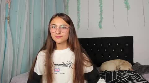 Snapshot of liah_star chatting on 04-08-26, 01:49 Liah online show from 04-08-26, 01:49