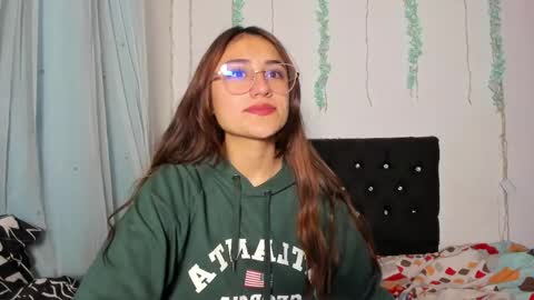 Snapshot of liah_star chatting on 05-17-26, 03:59 Liah online show from 05-17-26, 03:59