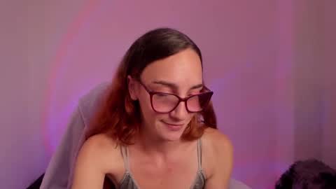 Snapshot of liahilton_ chatting on 09-24-25, 02:53 lh6 9c online show from 09-24-25, 02:53
