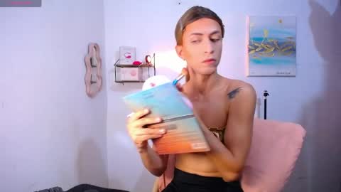 Snapshot of liahstone07 chatting on 05-27-26, 12:35 Liah Stone online show from 05-27-26, 12:35