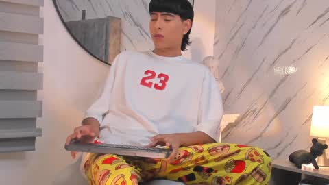 Liam online show from 01-24-25, 05:10