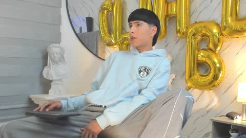 Liam online show from 02-05-25, 05:52