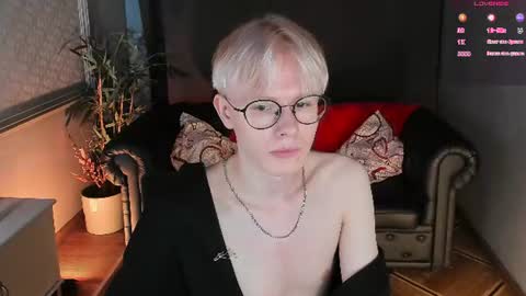 Snapshot of liam_blair chatting on 06-18-26, 05:30 LIAM online show from 06-18-26, 05:30