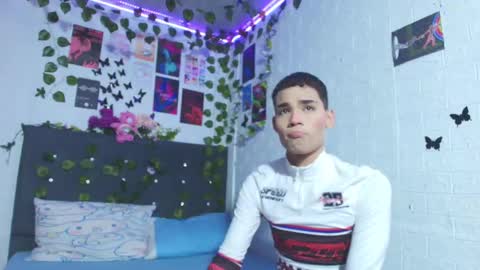 liam_honey18 online show from 09-29-25, 02:38