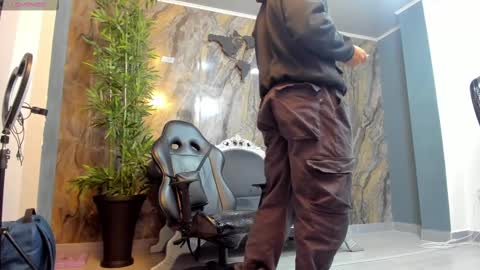 LIAM KLEIN online show from 02-17-25, 11:34