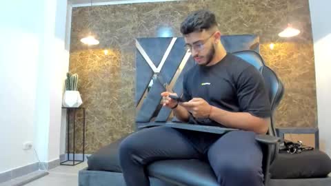 LIAM KLEIN online show from 09-15-25, 11:32