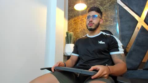 LIAM KLEIN online show from 09-16-25, 11:11