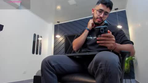 LIAM KLEIN online show from 10-23-25, 11:20