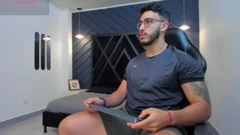 LIAM KLEIN online show from 10-28-25, 11:14