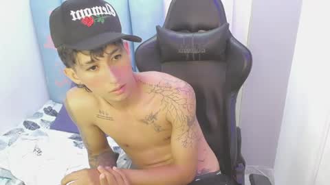 Snapshot of liam_play chatting on 05-15-26, 11:34 LIAM online show from 05-15-26, 11:34