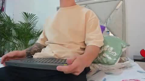 Call me Lian online show from 03-25-26, 12:11