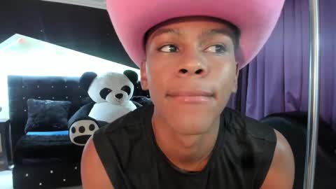liam_taylor__ online show from 10-21-25, 04:13