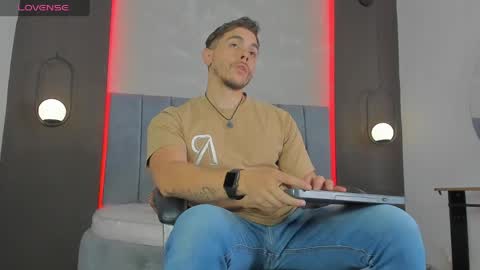 Snapshot of liam_walk chatting on 04-09-26, 08:03 Liam online show from 04-09-26, 08:03