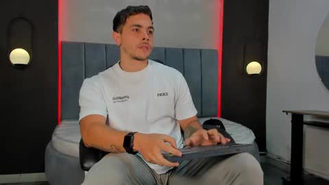 Snapshot of liam_walk chatting on 04-22-26, 06:09 Liam online show from 04-22-26, 06:09