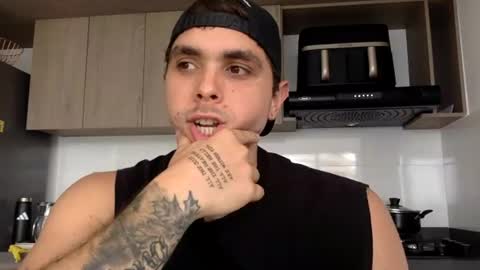 Snapshot of liam_walk chatting on 06-13-26, 09:35 Liam online show from 06-13-26, 09:35