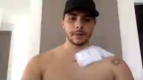 Snapshot of liam_walk chatting on 06-27-26, 03:39 Liam online show from 06-27-26, 03:39