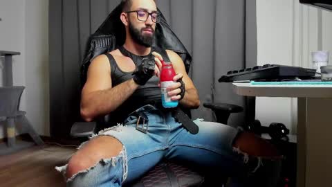 Liam online show from 03-02-25, 07:10