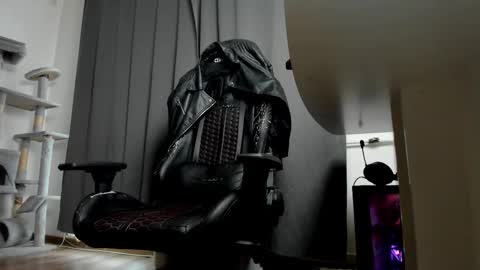 Liam online show from 11-05-25, 08:14