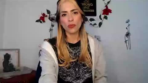 Lia Miller online show from 12-20-24, 11:21