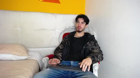 LiamLuxe online show from 12-18-24, 12:18