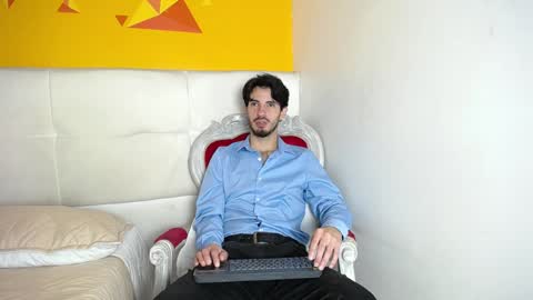 LiamLuxe online show from 12-20-24, 12:49